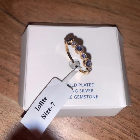 Beautiful Iolite ring, size 7 - Picture 2 of 3